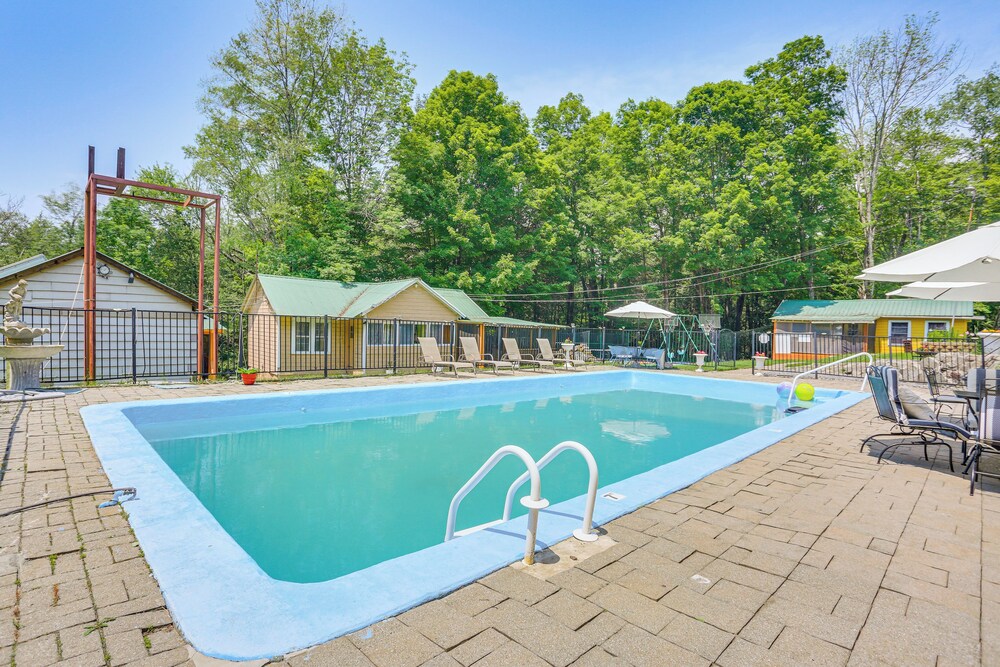 5 Mi to Marina & Raceways: Mongaup Valley Retreat!