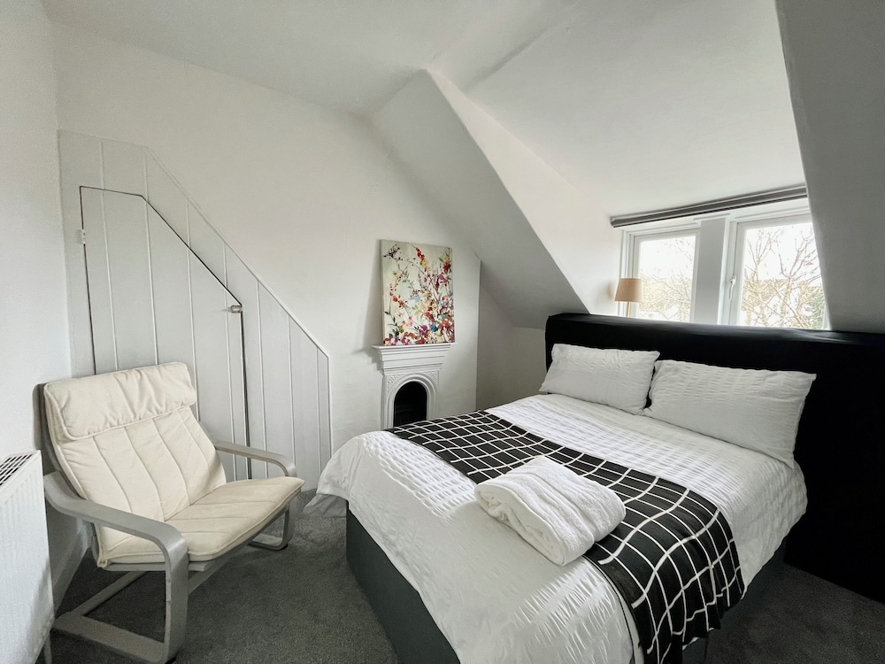 Golden Triangle Townhouse
