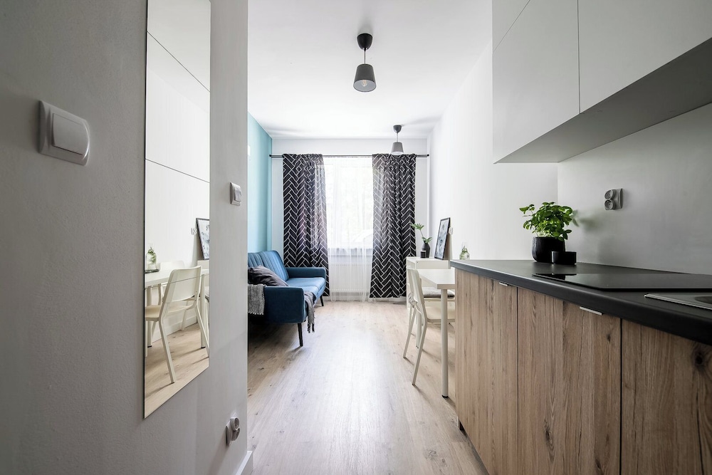 Adler Apartments