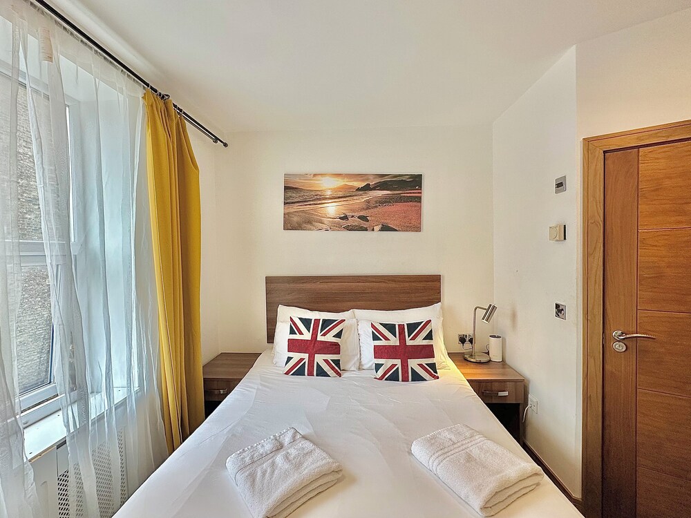 205 Earls Court