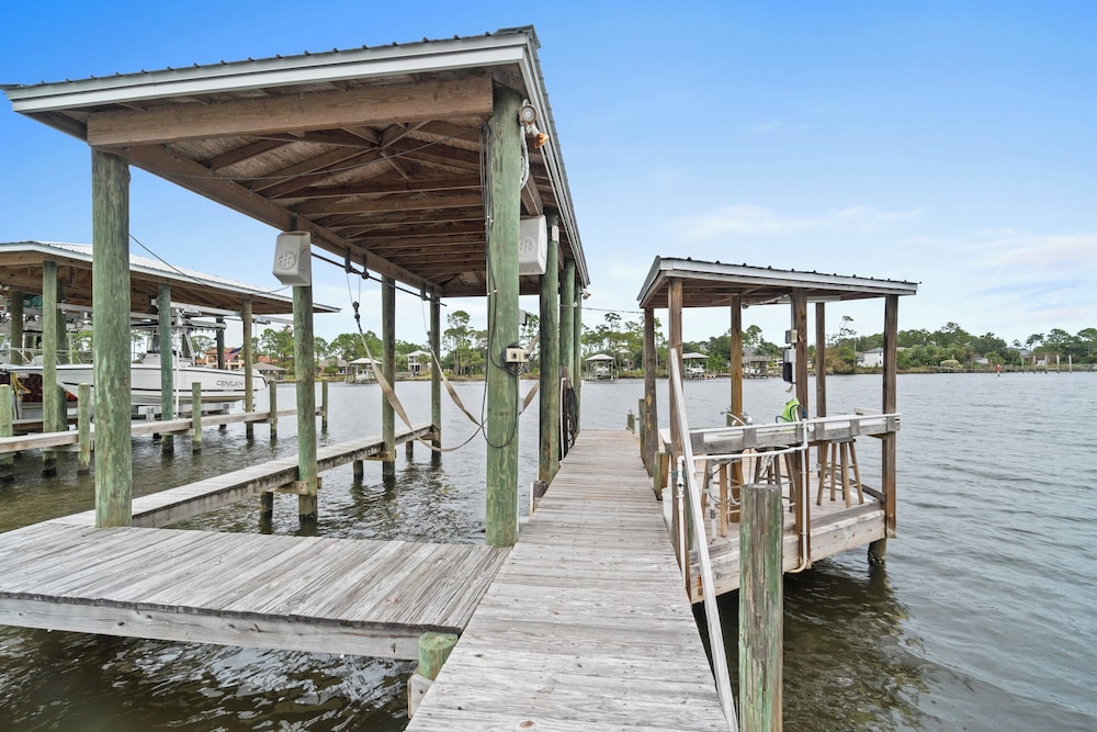Lagoon Cocoon by Book That Condo