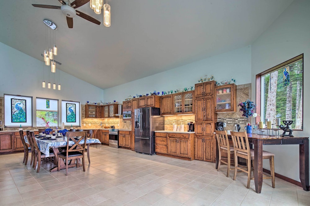 Juneau Vacations - Waterfront House w/ Glacial Views - Near Downtown! - Property Image 31