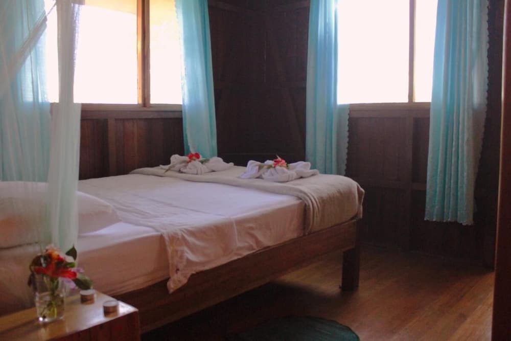 Double Room With Bathroom and Partial View to the Beach view 3