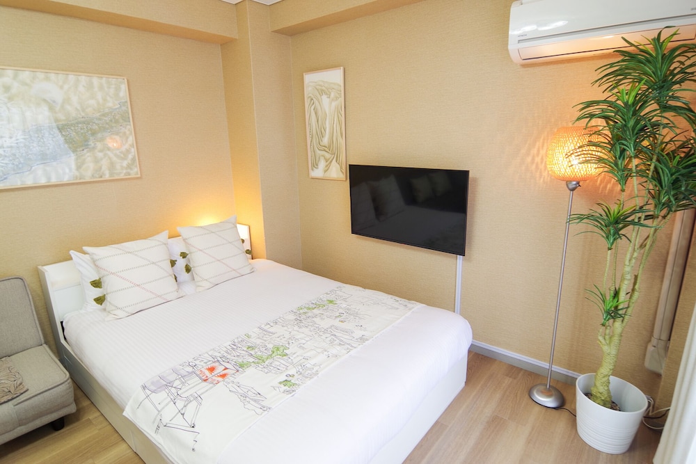 Nipponbashi Art Hotel