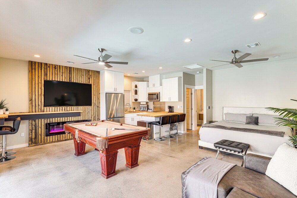 Casita + Chef's Kitchen: Lake Havasu Desert Oasis