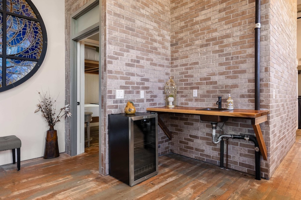 6BR Sanctuary