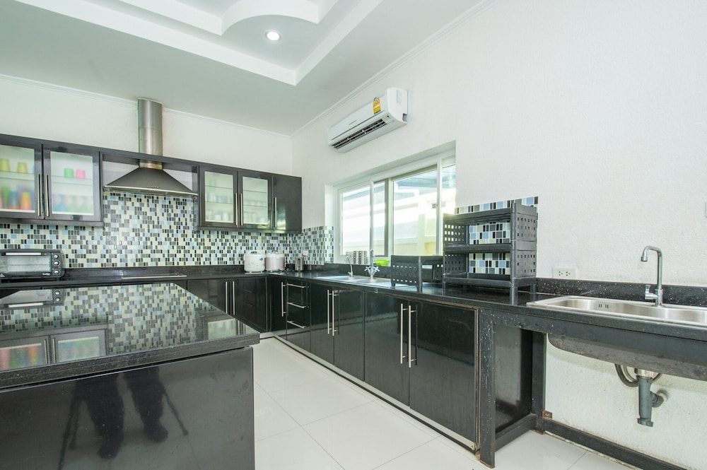 Pool Villa for Families and Party