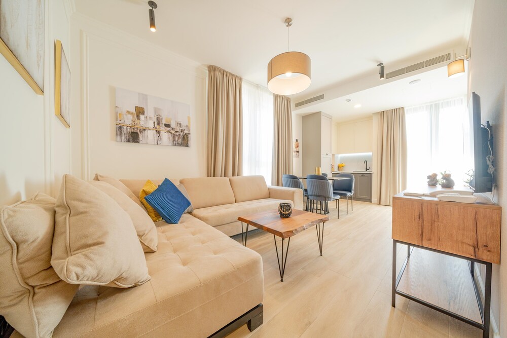 Hotel Invictus