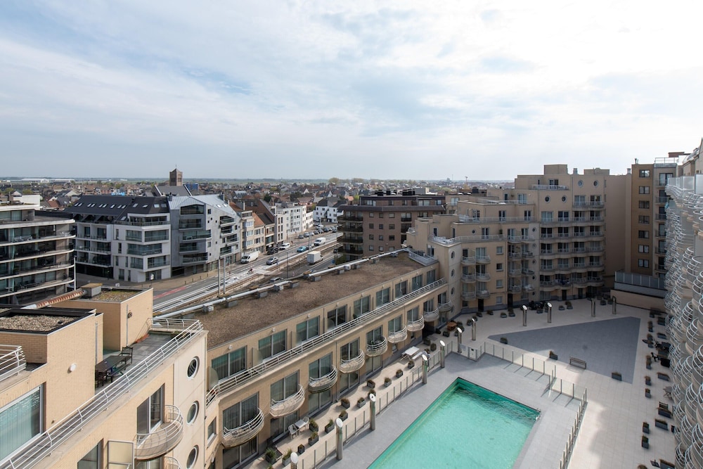 Apartment in Mariakerke With Stunning Sea Views
