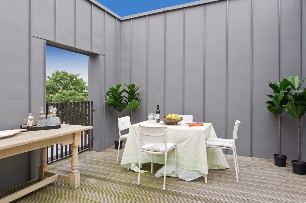 outdoor bbq area