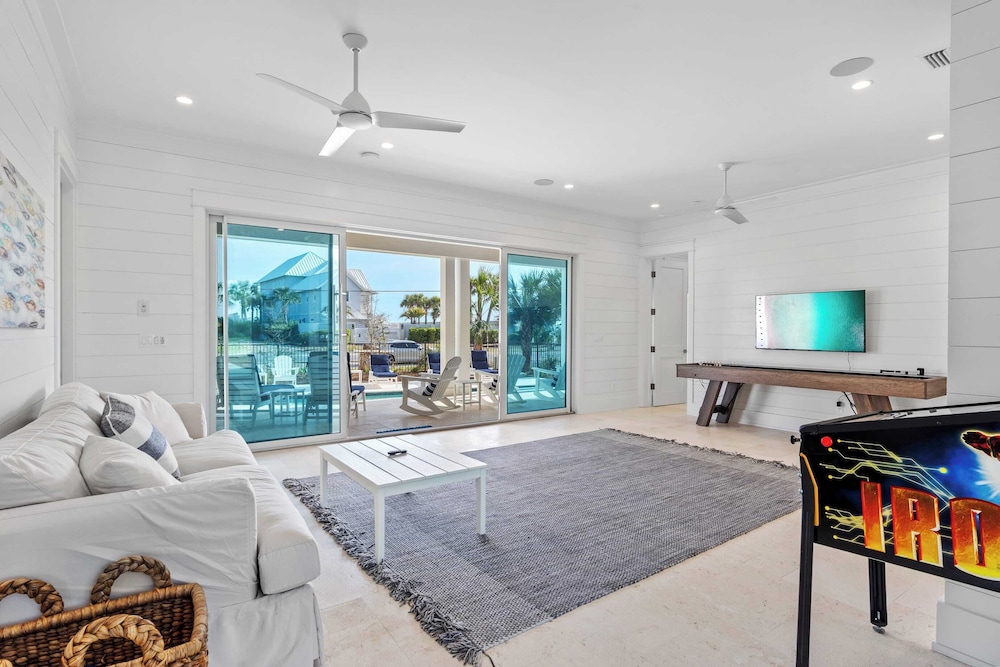 30A Beach Getaway by Avantstay Gulf Views + Pool Golf Cart + Bonfires