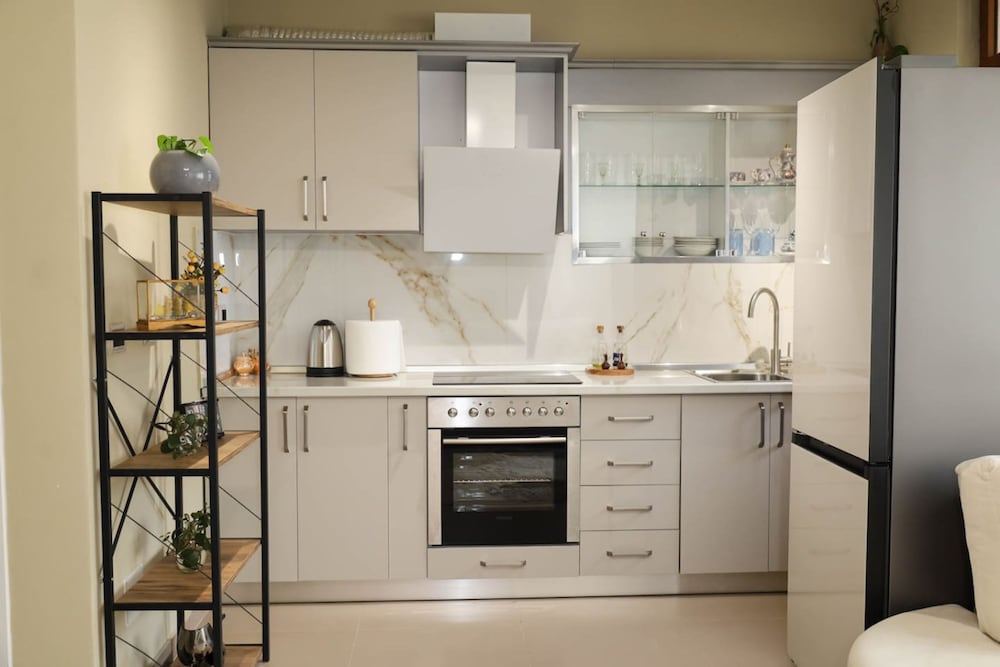 Kron s Apartment in Shkod r