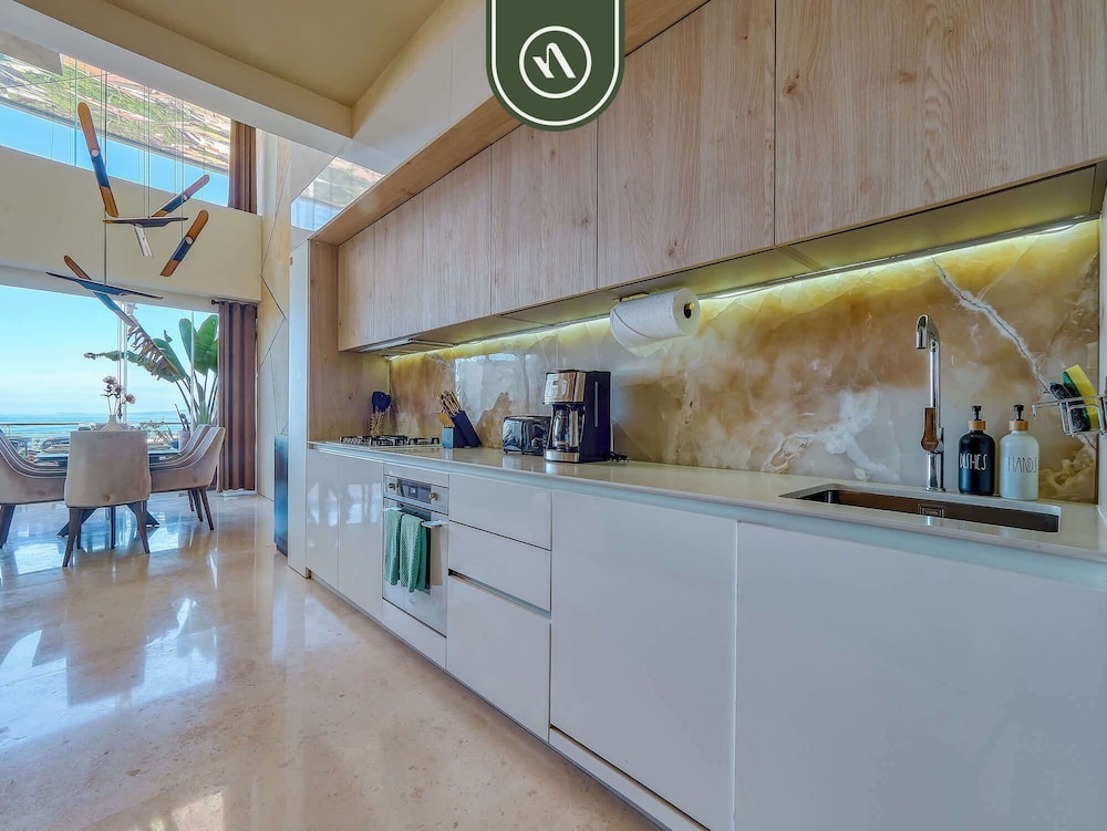 Two Story 2 BR Penthouse - Pool - Ocean View