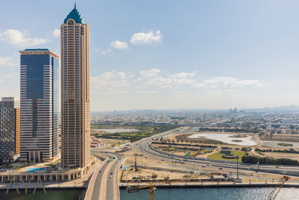 Aya - Aqua Canal/ One-Bedroom Retreat at ZADA Tower