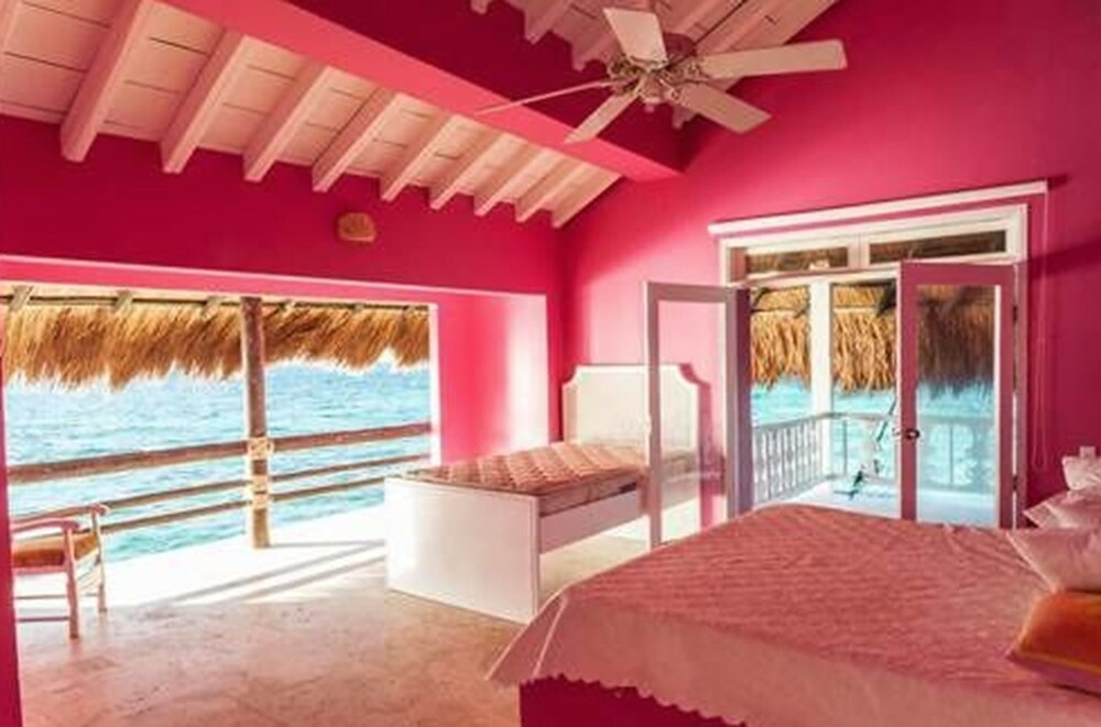Isla Rosa Boutique by NOMAD GURU