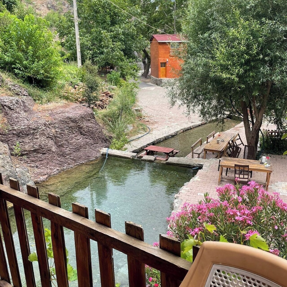 Kapuzbaşı Baştürk Tesisi