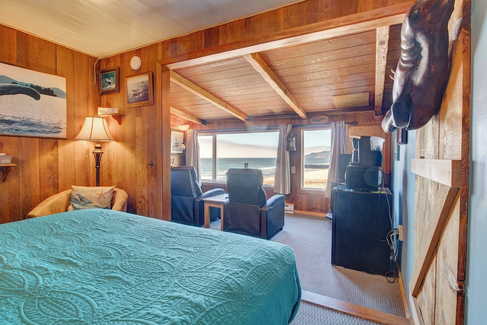 Moolack Shores Inn