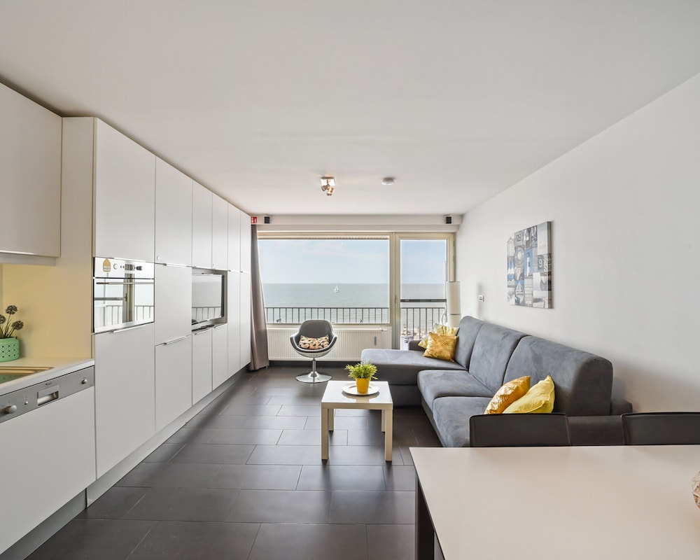 Spacious Studio With sea View