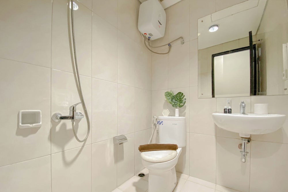 Best Furnished And Homey Studio Nifarro Park Apartment