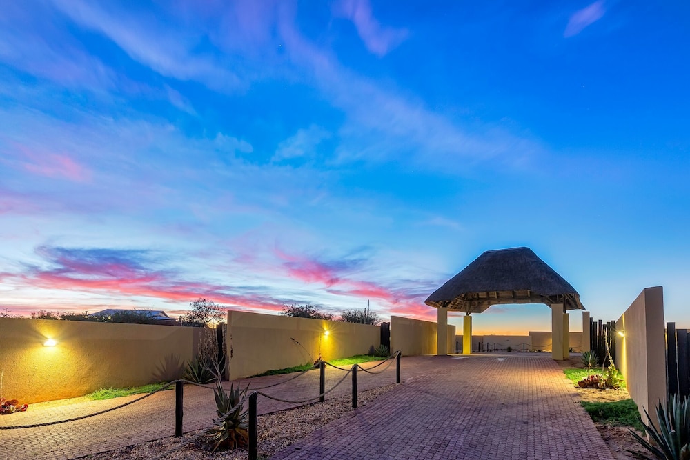 Trans Kalahari Inn