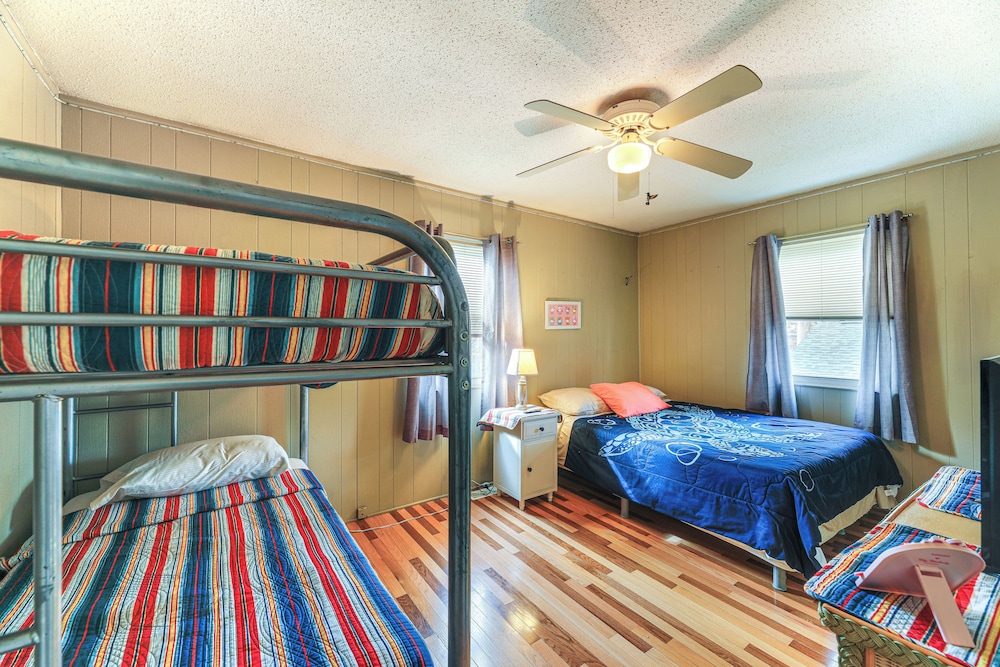 Spacious Family Home: 9 Mi to Ocean City Boardwalk