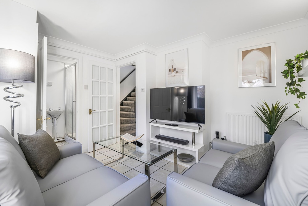 Angus Suites by Your Lettings