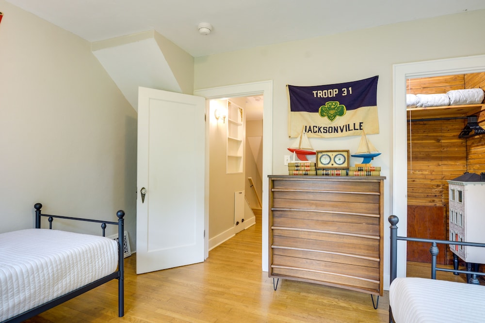 Springfield Vacations - Whimsical Cottage Near Springfield Art Museum! - Property Image 23