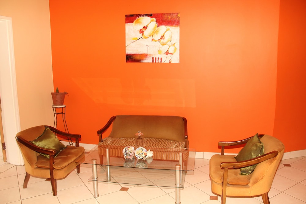 Borrowdale Ground Floor with Poolview
