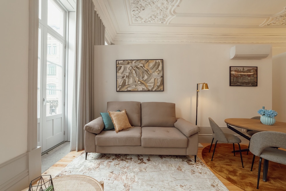 Heart OF Porto Apartment A by Vacationy