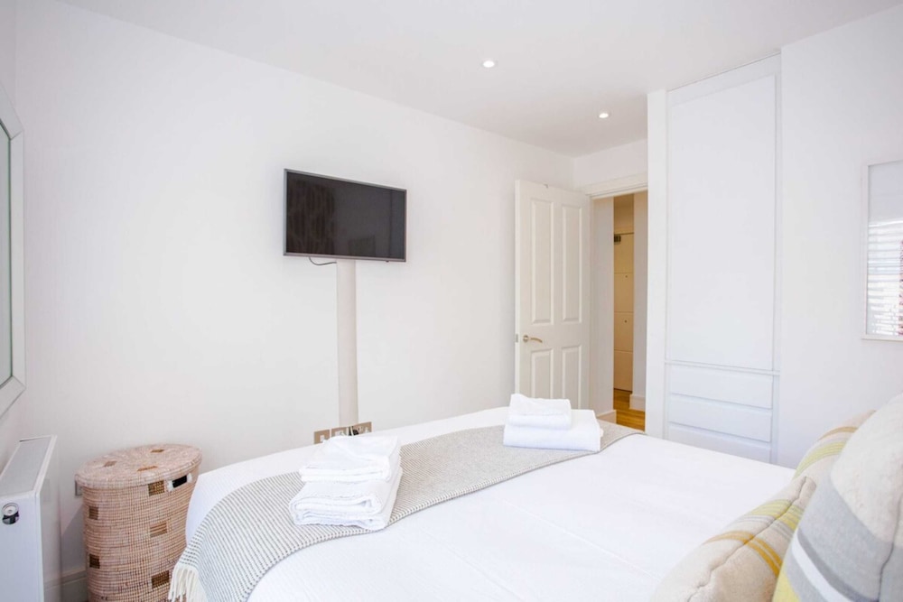Bright 1 Bedroom Apartment in Regent's Park