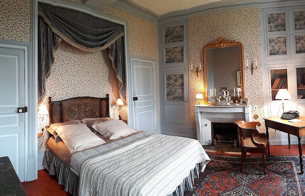 Une Maison de Famille view 2