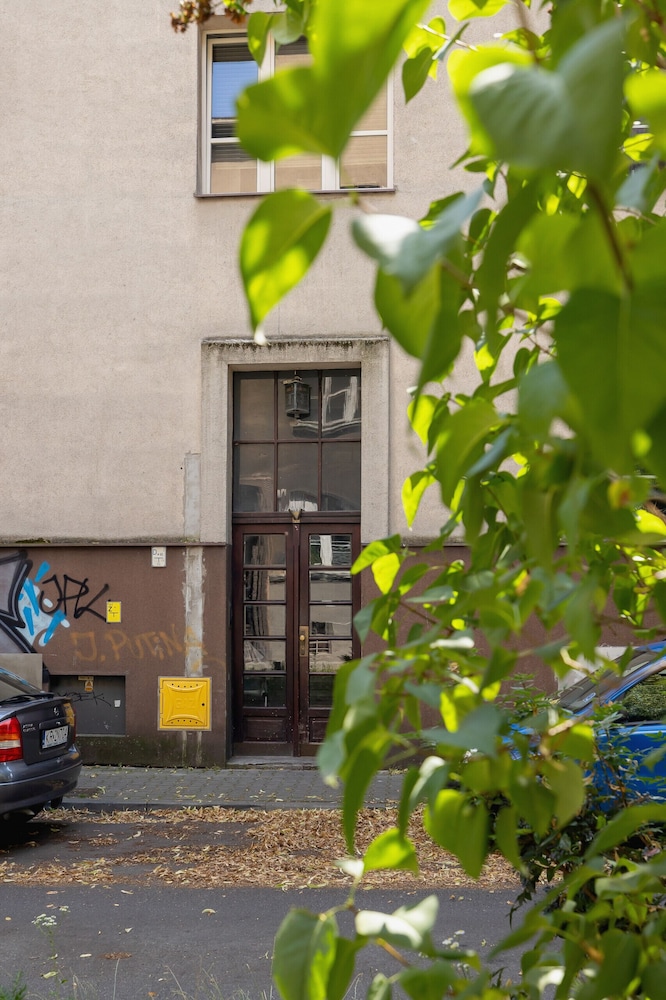 Apartment Moniuszki Cracow by Renters view 4