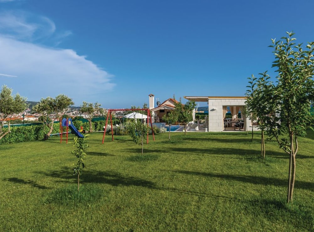 Luxury Villa Malo