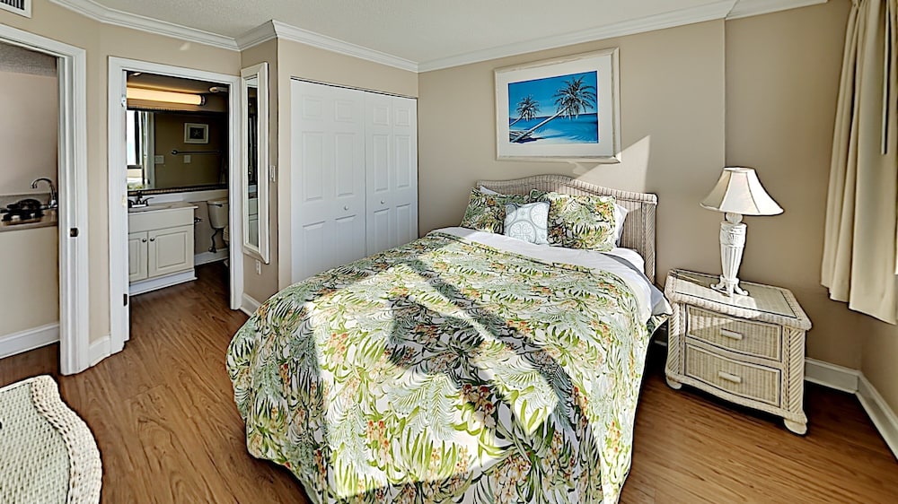 Sands Beach Club 820 2 Bedroom Condo