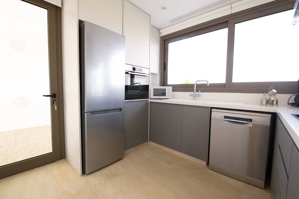 Phaedrus Living: Serenity Waves Villas No.11