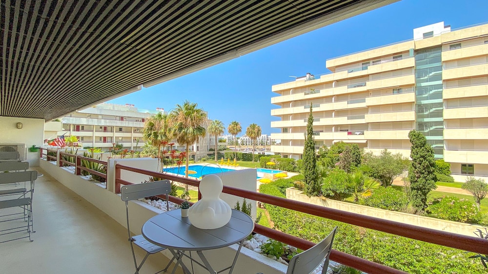 YES Incr vel Vista Piscina T2 HsR Vilamarina