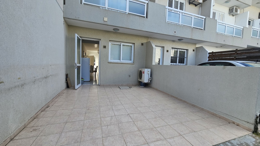 27 NIC - Stay Alex s House