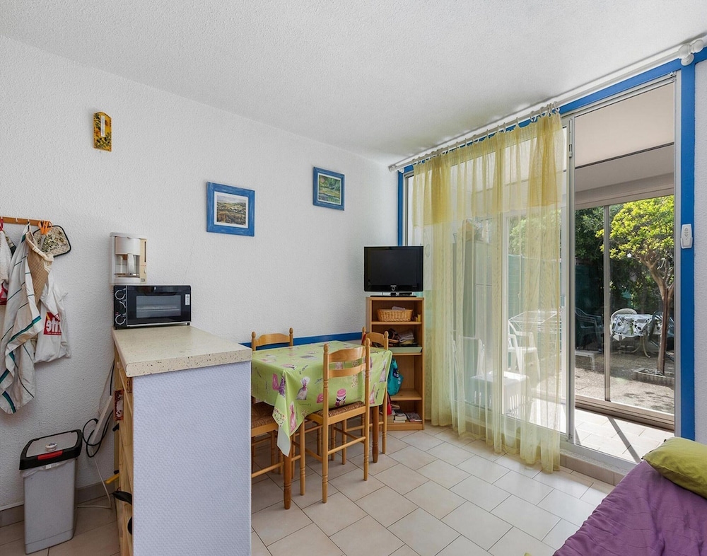 Cozy Stay Near the Beach
