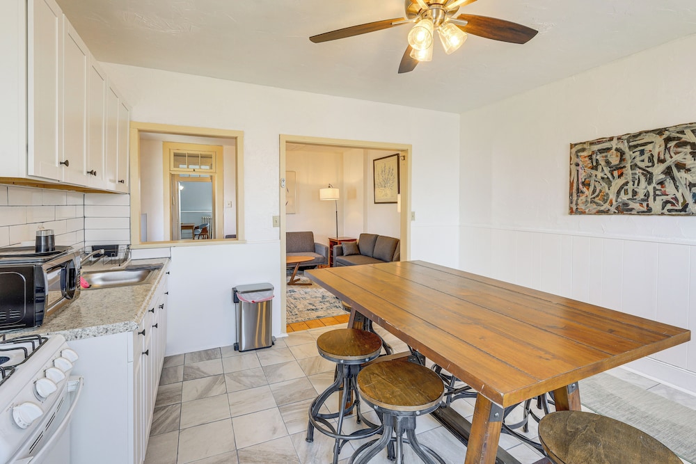 1 Mi to Dtwn: Apartment in Schenectady
