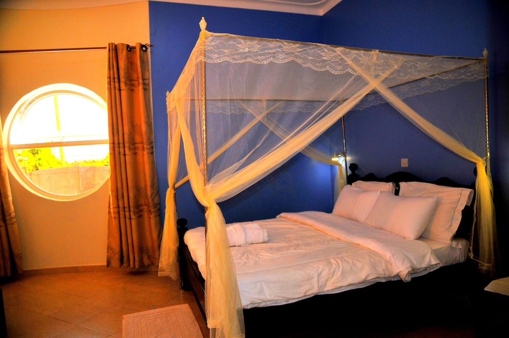 Victoria Lake View Guest House & Safaris view 5