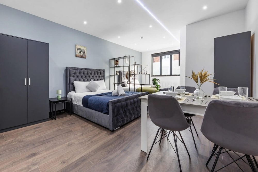 Serviced Studio Flat Near Camden Euston Station