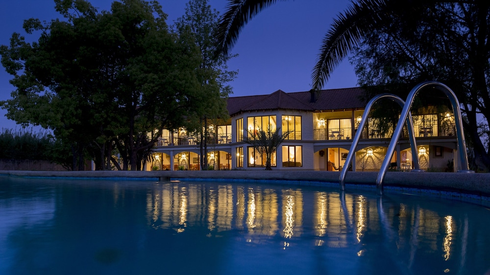 Hotel La Perla Hotel - Image 1