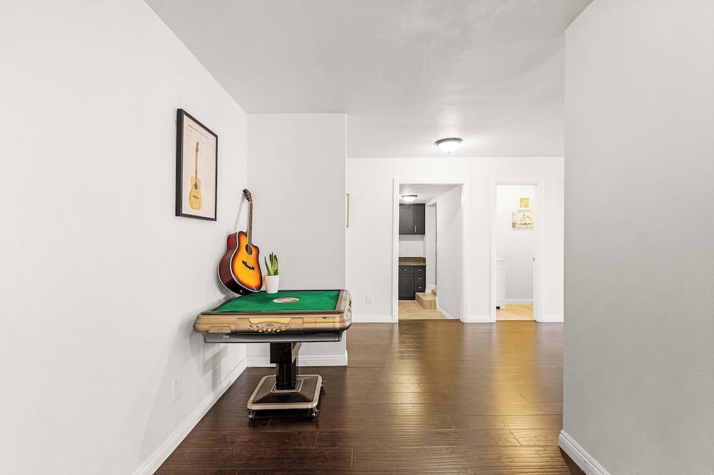 Not Affected by the Fire/spacious Retreat w/ Large Kitchen & Outdoor Patio