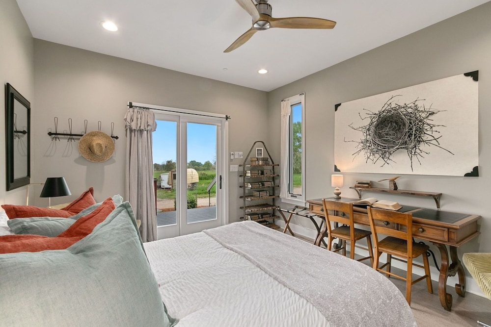 Spectacular Home in Peaceful Area Vineyard Views view 2