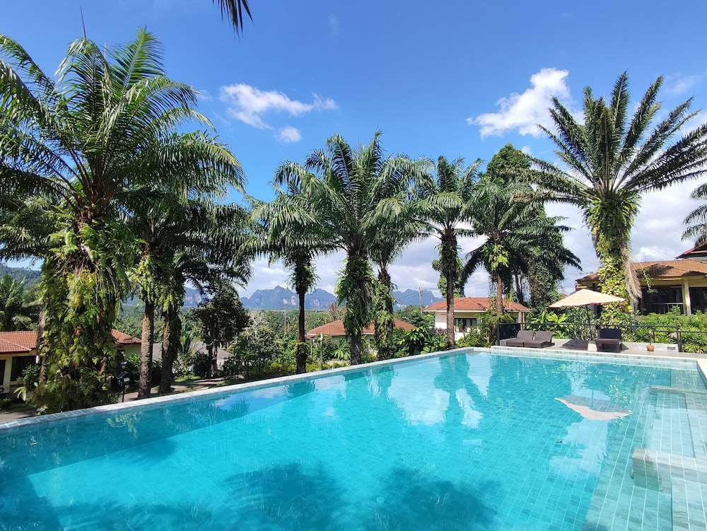 Krabi Green Hill Pool Villas