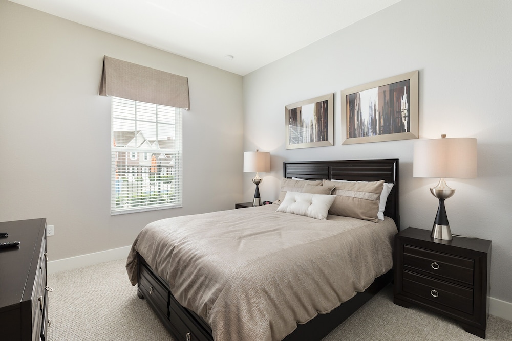 Summerville Vacation Homes by Columbia Management