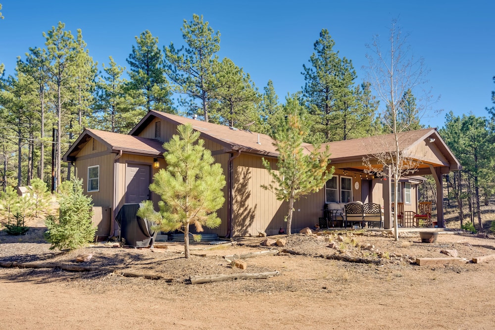 Fish, Hike & Sightsee: Lovely Florissant Cabin!