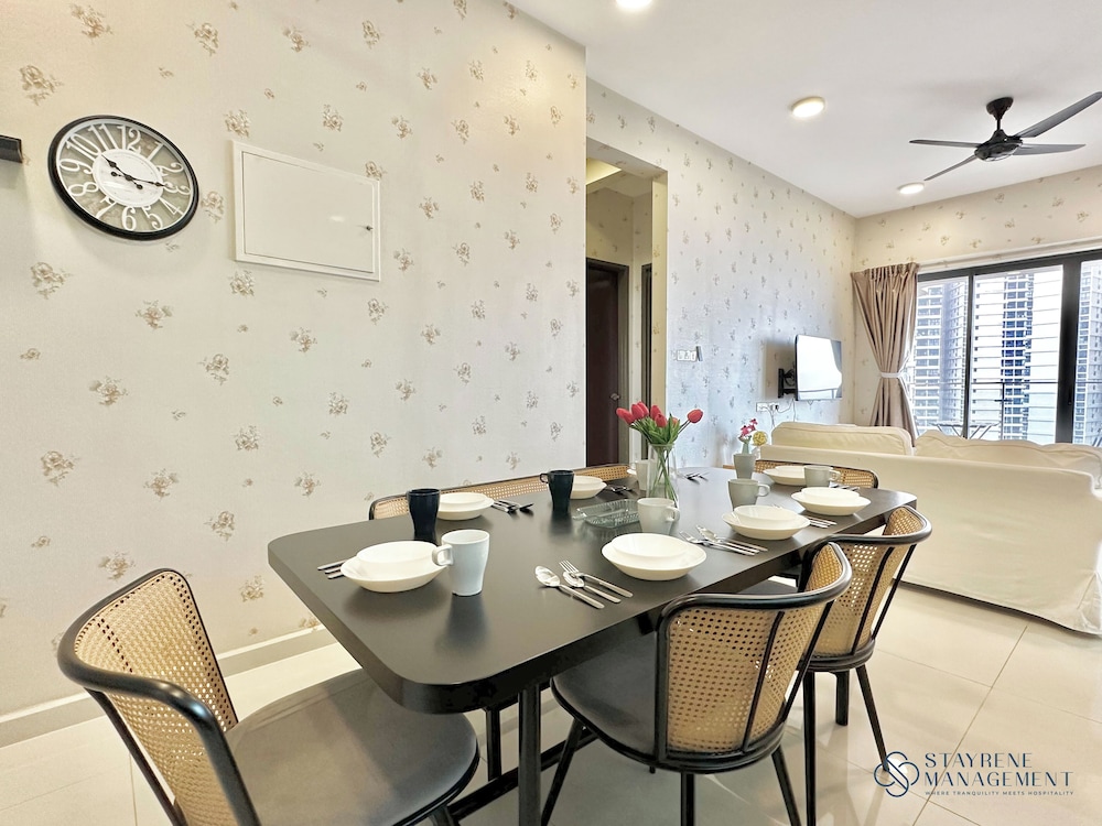 Country Garden Danga Bay Sea View Homestay by Stayrene