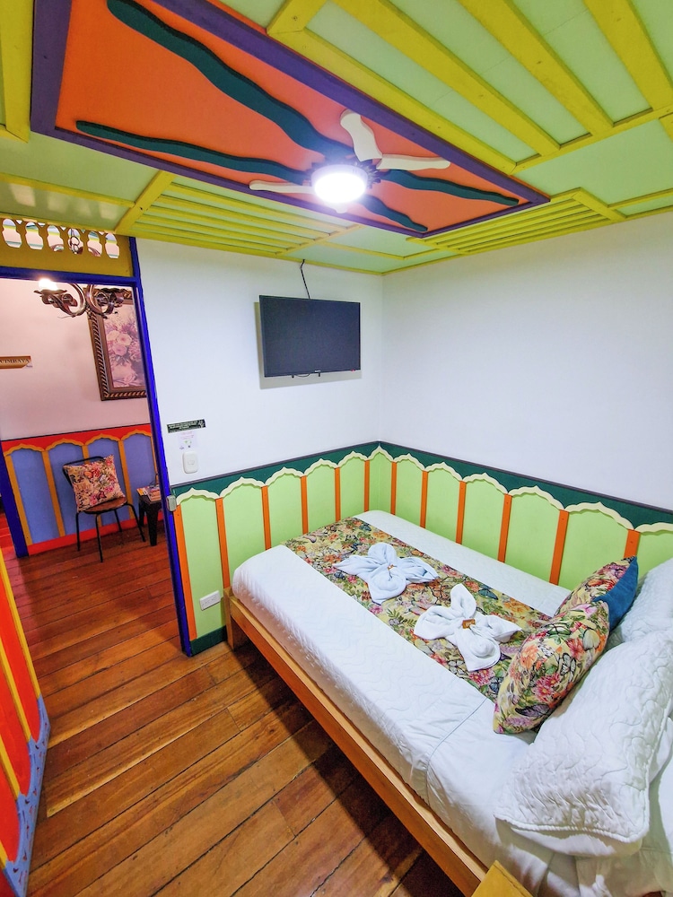Hostal Mythos