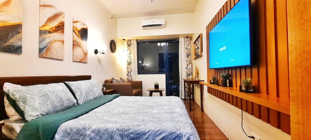 Air Residences-Modern studio w/ City skyline view